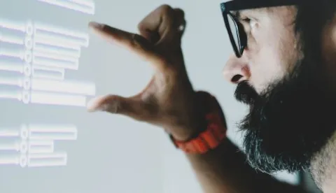 Wie gehen Unternehmen mit den Möglichkeiten künstlicher Intelligenz um?