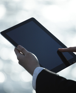 Mit Hilfe der ISO 50005:2021 schrittweise ein effizientes Energiemanagementsystem implementieren