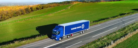 Truck von Kuehne+Nagel auf der Strasse